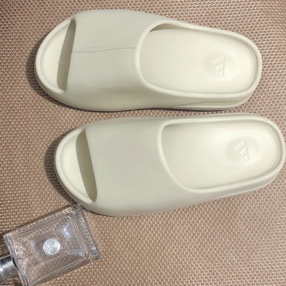 Slide Pure slides size 11